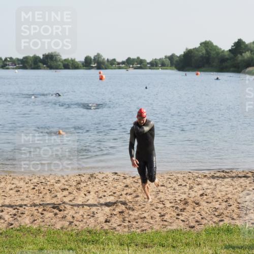 21.06.2025 - 27. Vierlanden-Triathlon MichiJ http://msf.ph/oto/7974418 15.06.2026 08:39:43 Schwimmen 59 meine-sportfotos.de