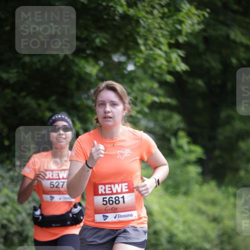 15.06.2025 - REWE Women's Run Jannik Wohlers http://msf.ph/oto/7974454 15.06.2025 10:09:13 Laufen 527, 5681 meine-sportfotos.de