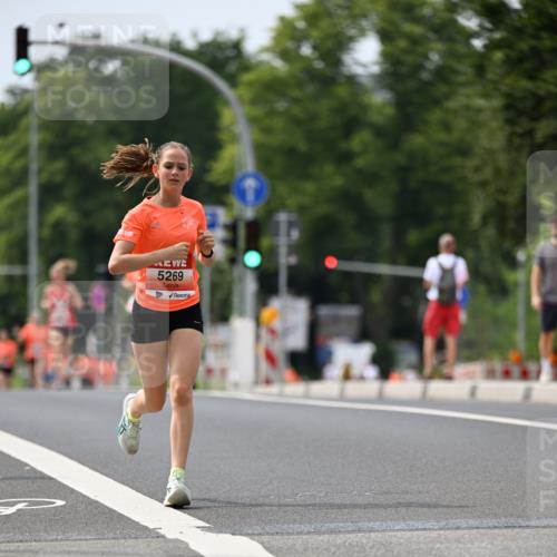 15.06.2025 - REWE Women's Run Dr. Thomas Lammeyer http://msf.ph/oto/7974509 15.06.2025 10:39:57 Laufen 5269 meine-sportfotos.de