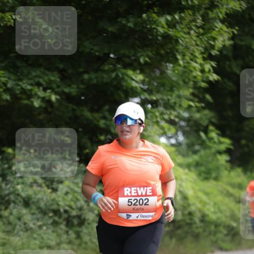 15.06.2025 - REWE Women's Run Jannik Wohlers http://msf.ph/oto/7974655 15.06.2025 10:09:28 Laufen 5202 meine-sportfotos.de