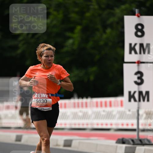 15.06.2025 - REWE Women's Run Dr. Thomas Lammeyer http://msf.ph/oto/7974671 15.06.2025 10:40:07 Laufen 5030, 800, 000, 3 meine-sportfotos.de