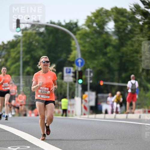 15.06.2025 - REWE Women's Run Dr. Thomas Lammeyer http://msf.ph/oto/7974769 15.06.2025 10:40:14 Laufen 5397 meine-sportfotos.de