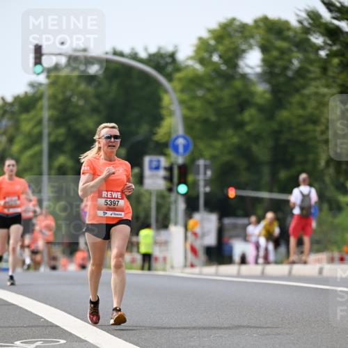 15.06.2025 - REWE Women's Run Dr. Thomas Lammeyer http://msf.ph/oto/7974772 15.06.2025 10:40:14 Laufen 5397 meine-sportfotos.de