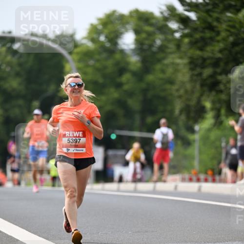 15.06.2025 - REWE Women's Run Dr. Thomas Lammeyer http://msf.ph/oto/7974809 15.06.2025 10:40:15 Laufen 5397 meine-sportfotos.de