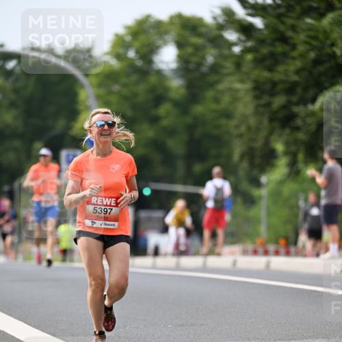 15.06.2025 - REWE Women's Run Dr. Thomas Lammeyer http://msf.ph/oto/7974814 15.06.2025 10:40:15 Laufen 5397 meine-sportfotos.de