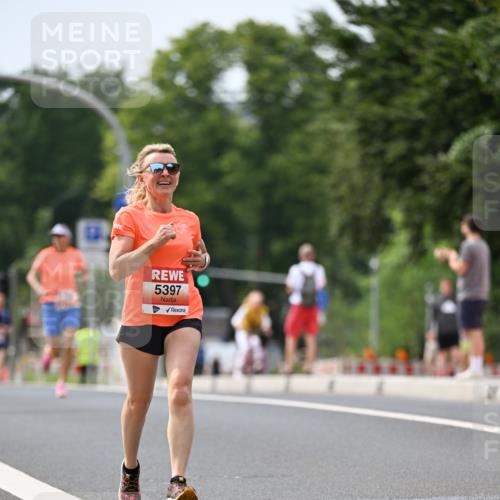 15.06.2025 - REWE Women's Run Dr. Thomas Lammeyer http://msf.ph/oto/7974820 15.06.2025 10:40:15 Laufen 5397 meine-sportfotos.de