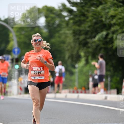 15.06.2025 - REWE Women's Run Dr. Thomas Lammeyer http://msf.ph/oto/7974830 15.06.2025 10:40:16 Laufen 5397 meine-sportfotos.de