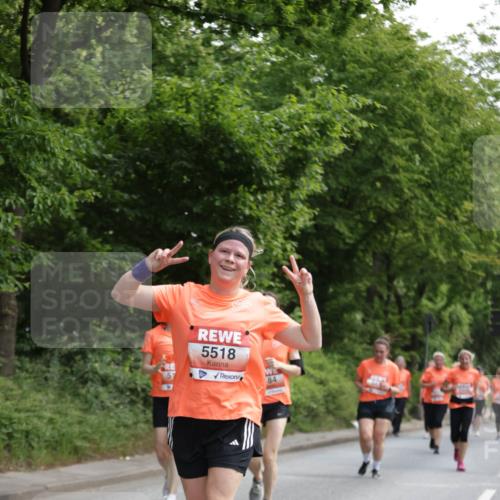 15.06.2025 - REWE Women's Run Jannik Wohlers http://msf.ph/oto/7974839 15.06.2025 10:09:40 Laufen 5518 meine-sportfotos.de