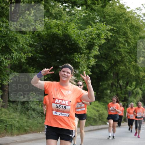 15.06.2025 - REWE Women's Run Jannik Wohlers http://msf.ph/oto/7974846 15.06.2025 10:09:40 Laufen 5518, 5184 meine-sportfotos.de