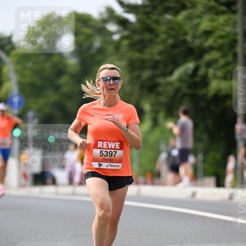 15.06.2025 - REWE Women's Run Dr. Thomas Lammeyer http://msf.ph/oto/7974849 15.06.2025 10:40:16 Laufen 5397 meine-sportfotos.de
