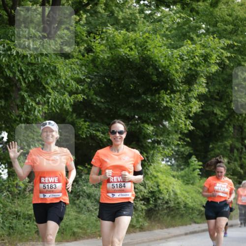 15.06.2025 - REWE Women's Run Jannik Wohlers http://msf.ph/oto/7974879 15.06.2025 10:09:41 Laufen 5183, 5184 meine-sportfotos.de