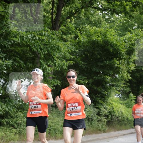 15.06.2025 - REWE Women's Run Jannik Wohlers http://msf.ph/oto/7974902 15.06.2025 10:09:42 Laufen 5183, 5184 meine-sportfotos.de