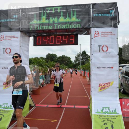 15.06.2025 - 7 Türme Triathlon Michael Strokosch http://msf.ph/oto/7974951 15.06.2025 14:08:42 Ziel 325, 375, 895 meine-sportfotos.de