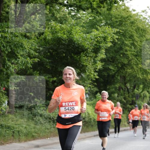 15.06.2025 - REWE Women's Run Jannik Wohlers http://msf.ph/oto/7974954 15.06.2025 10:09:45 Laufen 5420, 5321 meine-sportfotos.de