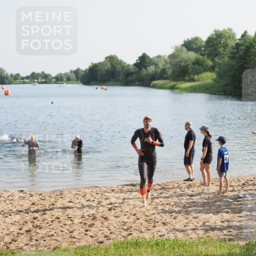 21.06.2025 - 27. Vierlanden-Triathlon MichiJ http://msf.ph/oto/7974961 15.06.2026 08:40:58 Schwimmen 99, 114 meine-sportfotos.de