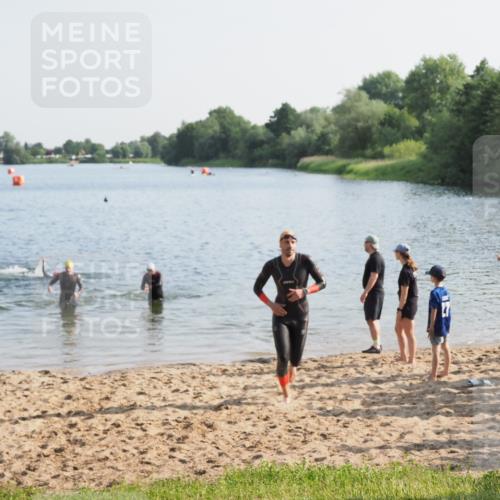21.06.2025 - 27. Vierlanden-Triathlon MichiJ http://msf.ph/oto/7974965 15.06.2026 08:40:58 Schwimmen 99, 114 meine-sportfotos.de