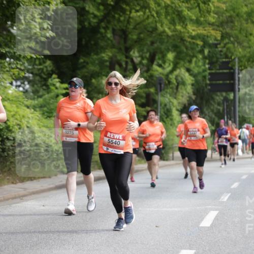 15.06.2025 - REWE Women's Run Jannik Wohlers http://msf.ph/oto/7974983 15.06.2025 10:09:49 Laufen 5346, 5275, 5540, 544 meine-sportfotos.de