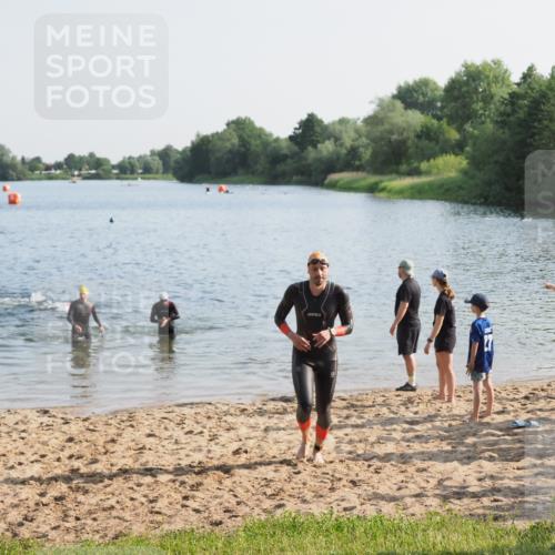21.06.2025 - 27. Vierlanden-Triathlon MichiJ http://msf.ph/oto/7974984 15.06.2026 08:40:58 Schwimmen 99, 114 meine-sportfotos.de