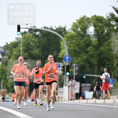 15.06.2025 - REWE Women's Run Dr. Thomas Lammeyer http://msf.ph/oto/7975020 15.06.2025 10:40:26 Laufen 5562, 5027, 5660 meine-sportfotos.de