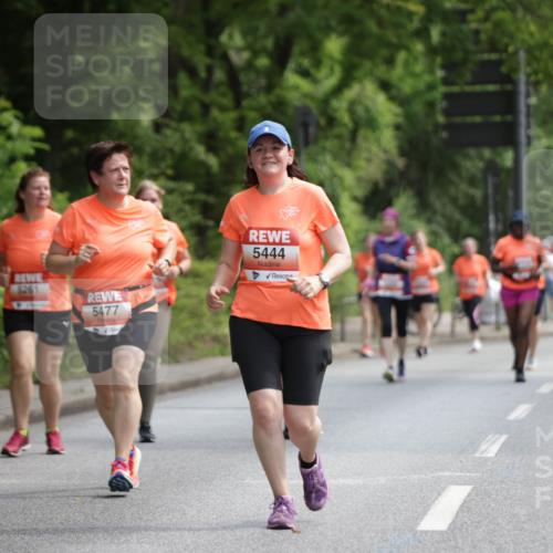 15.06.2025 - REWE Women's Run Jannik Wohlers http://msf.ph/oto/7975040 15.06.2025 10:09:53 Laufen 5261, 5477, 5444 meine-sportfotos.de