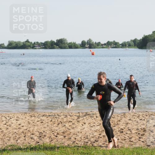 21.06.2025 - 27. Vierlanden-Triathlon MichiJ http://msf.ph/oto/7975084 15.06.2026 08:41:04 Schwimmen 99, 109, 114, 129, 147 meine-sportfotos.de