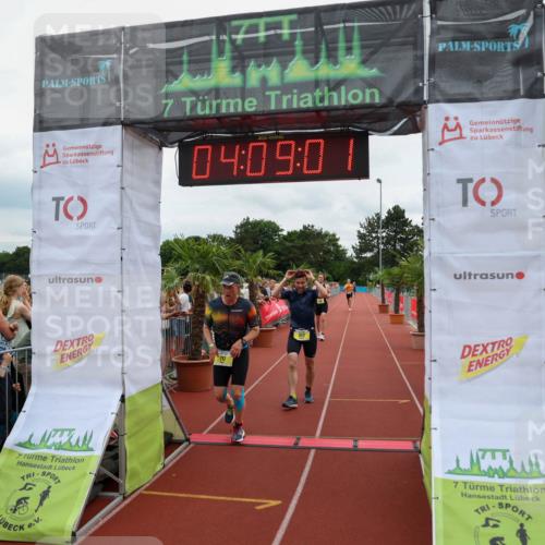 15.06.2025 - 7 Türme Triathlon Michael Strokosch http://msf.ph/oto/7975093 15.06.2025 14:09:01 Ziel 717, 860, 953, 956 meine-sportfotos.de