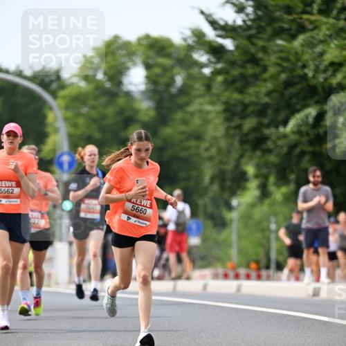 15.06.2025 - REWE Women's Run Dr. Thomas Lammeyer http://msf.ph/oto/7975105 15.06.2025 10:40:28 Laufen 5562 meine-sportfotos.de