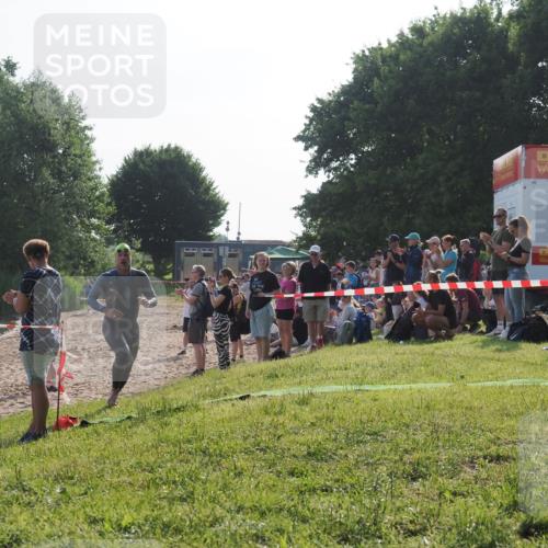 15.06.2025 - 27. Vierlanden-Triathlon KatJ http://msf.ph/oto/7975113 15.06.2025 08:29:22 Schwimmen 4, 51 meine-sportfotos.de