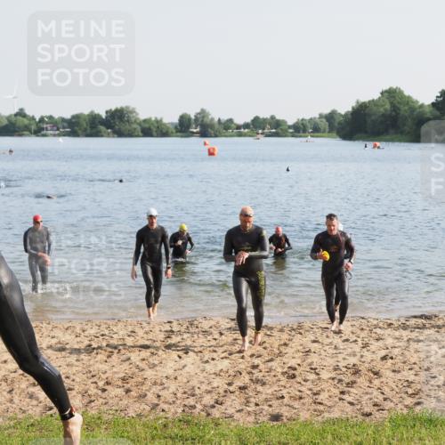 21.06.2025 - 27. Vierlanden-Triathlon MichiJ http://msf.ph/oto/7975115 15.06.2026 08:41:05 Schwimmen 99, 109, 114, 129, 138, 147 meine-sportfotos.de