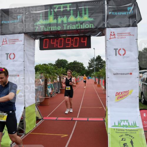 15.06.2025 - 7 Türme Triathlon Michael Strokosch http://msf.ph/oto/7975134 15.06.2025 14:09:04 Ziel 655, 717, 860, 953, 956 meine-sportfotos.de