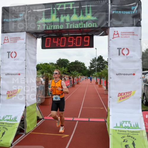 15.06.2025 - 7 Türme Triathlon Michael Strokosch http://msf.ph/oto/7975184 15.06.2025 14:09:08 Ziel 655, 717, 953, 956 meine-sportfotos.de