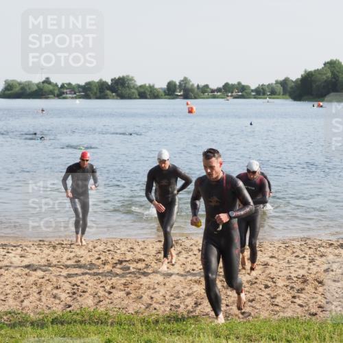21.06.2025 - 27. Vierlanden-Triathlon MichiJ http://msf.ph/oto/7975191 15.06.2026 08:41:09 Schwimmen 22, 99, 109, 129, 138, 147, 176 meine-sportfotos.de