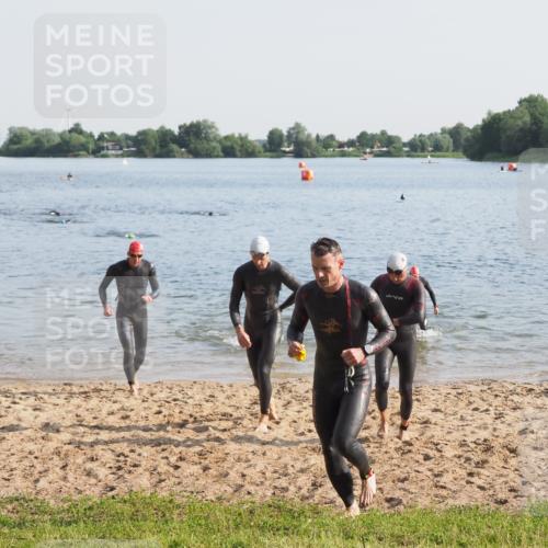 21.06.2025 - 27. Vierlanden-Triathlon MichiJ http://msf.ph/oto/7975199 15.06.2026 08:41:09 Schwimmen 22, 99, 109, 129, 138, 147, 176 meine-sportfotos.de