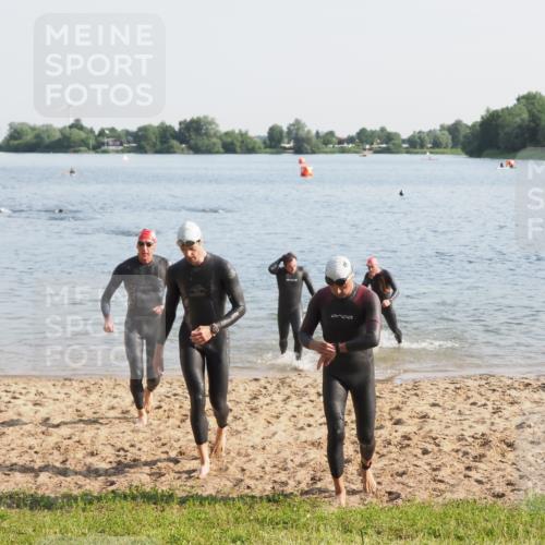 21.06.2025 - 27. Vierlanden-Triathlon MichiJ http://msf.ph/oto/7975234 15.06.2026 08:41:11 Schwimmen 22, 99, 109, 111, 129, 138, 147, 176 meine-sportfotos.de