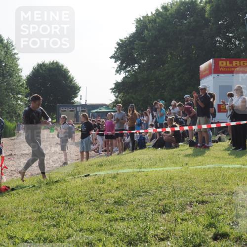 15.06.2025 - 27. Vierlanden-Triathlon KatJ http://msf.ph/oto/7975261 15.06.2025 08:30:25 Schwimmen 37 meine-sportfotos.de