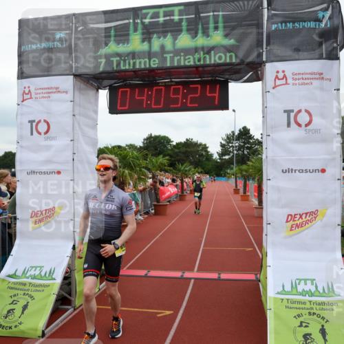 15.06.2025 - 7 Türme Triathlon Michael Strokosch http://msf.ph/oto/7975272 15.06.2025 14:09:24 Ziel 797, 910 meine-sportfotos.de