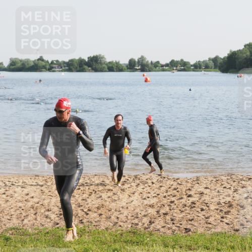 21.06.2025 - 27. Vierlanden-Triathlon MichiJ http://msf.ph/oto/7975299 15.06.2026 08:41:14 Schwimmen 22, 109, 111, 129, 138, 147, 176 meine-sportfotos.de