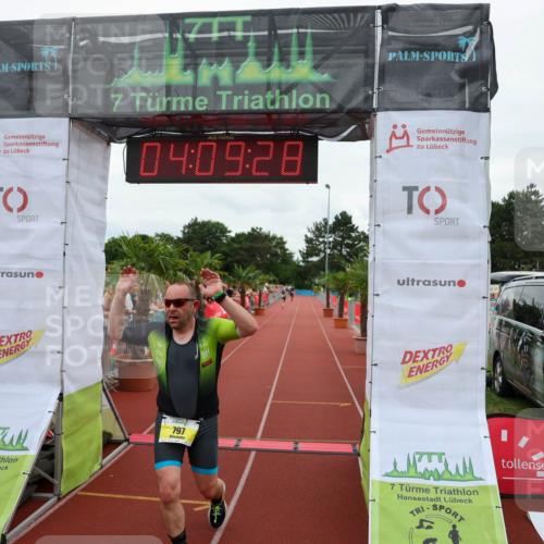 15.06.2025 - 7 Türme Triathlon Michael Strokosch http://msf.ph/oto/7975304 15.06.2025 14:09:28 Ziel 797, 910 meine-sportfotos.de