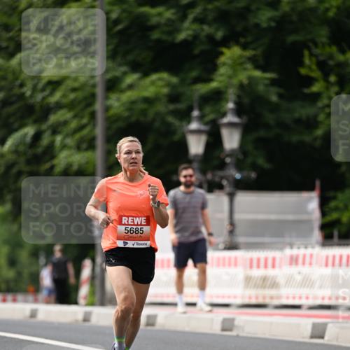15.06.2025 - REWE Women's Run Dr. Thomas Lammeyer http://msf.ph/oto/7975341 15.06.2025 10:40:42 Laufen 5685 meine-sportfotos.de