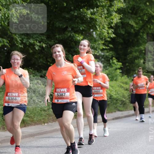 15.06.2025 - REWE Women's Run Jannik Wohlers http://msf.ph/oto/7975344 15.06.2025 10:10:08 Laufen 5388, 5387, 57, 5602 meine-sportfotos.de