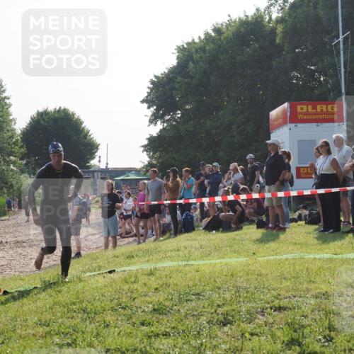15.06.2025 - 27. Vierlanden-Triathlon KatJ http://msf.ph/oto/7975359 15.06.2025 08:30:34 Schwimmen 17, 37 meine-sportfotos.de