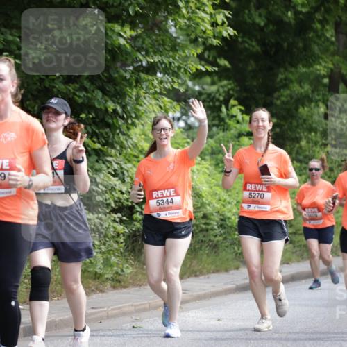 15.06.2025 - REWE Women's Run Jannik Wohlers http://msf.ph/oto/7975407 15.06.2025 10:10:13 Laufen 5559, 5344, 5270, 5029, 5450 meine-sportfotos.de