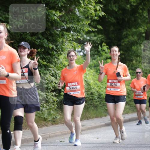 15.06.2025 - REWE Women's Run Jannik Wohlers http://msf.ph/oto/7975412 15.06.2025 10:10:13 Laufen 555, 34, 5344, 5270, 5020, 5450 meine-sportfotos.de