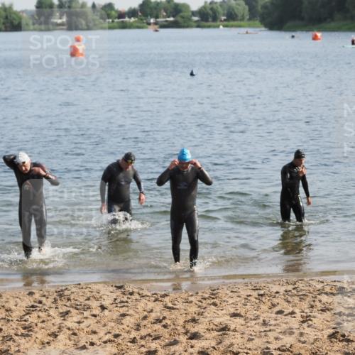 21.06.2025 - 27. Vierlanden-Triathlon MichiJ http://msf.ph/oto/7975496 15.06.2026 08:42:02 Schwimmen 128 meine-sportfotos.de