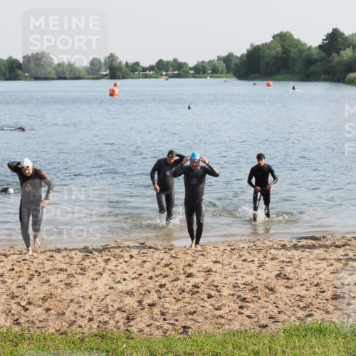 21.06.2025 - 27. Vierlanden-Triathlon MichiJ http://msf.ph/oto/7975543 15.06.2026 08:42:05 Schwimmen 121, 128, 135 meine-sportfotos.de
