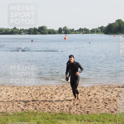 21.06.2025 - 27. Vierlanden-Triathlon MichiJ http://msf.ph/oto/7975572 15.06.2026 08:42:13 Schwimmen 71, 121, 128, 135, 191 meine-sportfotos.de