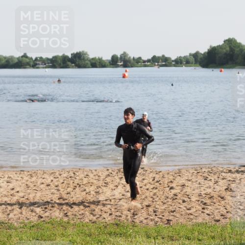 21.06.2025 - 27. Vierlanden-Triathlon MichiJ http://msf.ph/oto/7975583 15.06.2026 08:42:13 Schwimmen 71, 121, 128, 135, 191 meine-sportfotos.de