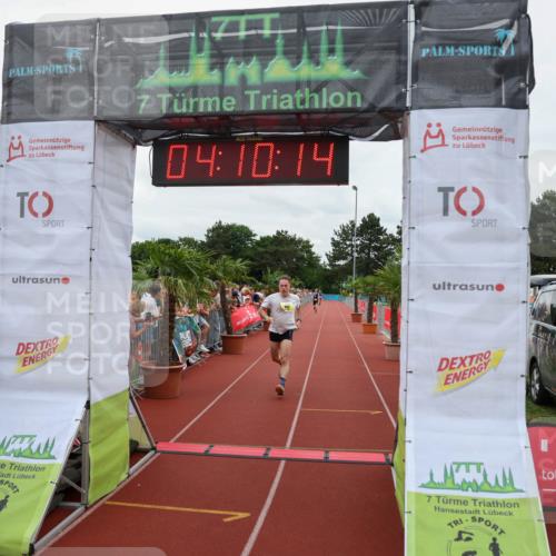 15.06.2025 - 7 Türme Triathlon Michael Strokosch http://msf.ph/oto/7975596 15.06.2025 14:10:14 Ziel 392, 868 meine-sportfotos.de