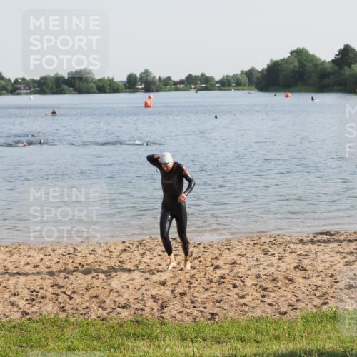 21.06.2025 - 27. Vierlanden-Triathlon MichiJ http://msf.ph/oto/7975601 15.06.2026 08:42:16 Schwimmen 71, 121, 135, 191 meine-sportfotos.de