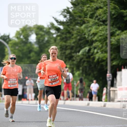 15.06.2025 - REWE Women's Run Dr. Thomas Lammeyer http://msf.ph/oto/7975626 15.06.2025 10:40:55 Laufen 5214, 5163 meine-sportfotos.de